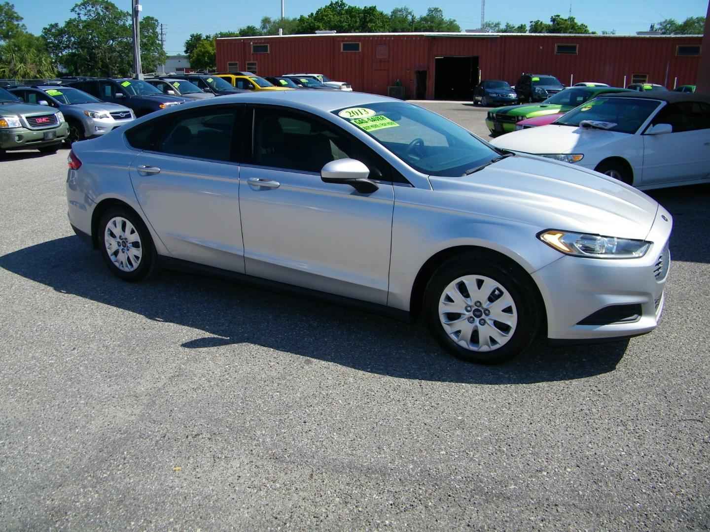 2014 Silver /Grey Ford Fusion S (1FA6P0G79E5) with an 2.5L I4 engine, Automatic transmission, located at 4000 Bee Ridge Road, Sarasota, FL, 34233, (941) 926-0300, 27.298664, -82.489151 - Photo#7